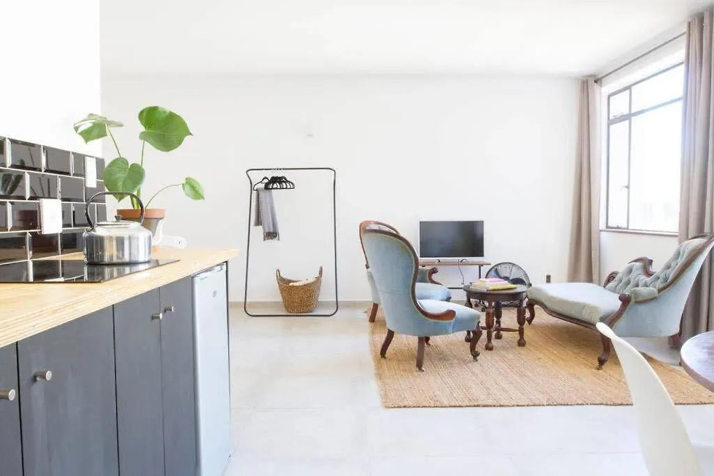 Apartment Open Plan Studio Fast Wi-Fi Restaurants & Bars Cape Town